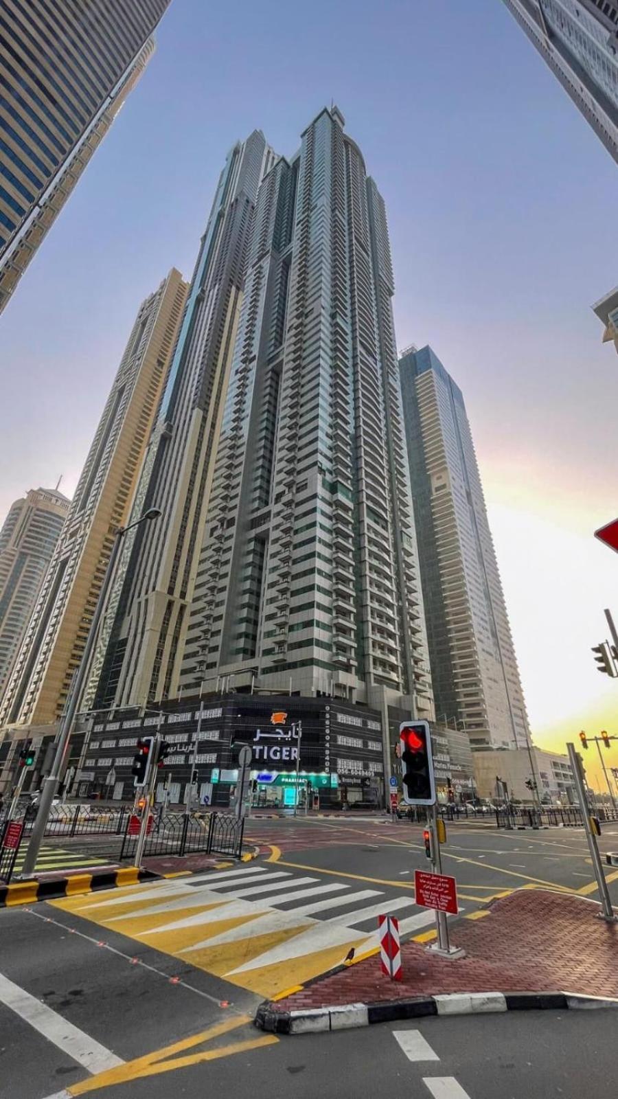 High Floor With City Skyline & Burj Khalifa View 3 Bedroom Unit Marina دبي المظهر الخارجي الصورة